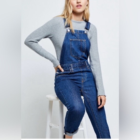 Levi’s Dark Wash Overalls Size M Excellent Used Condition - Picture 6 of 9